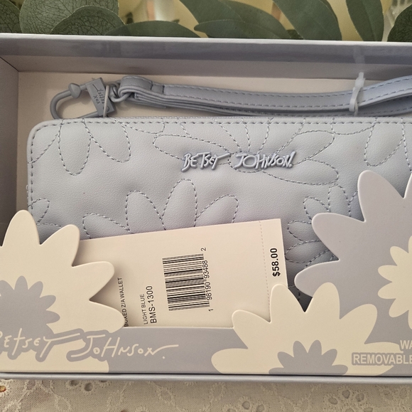 Betsey Johnson Blue Wristlet Wallet - Picture 4 of 6